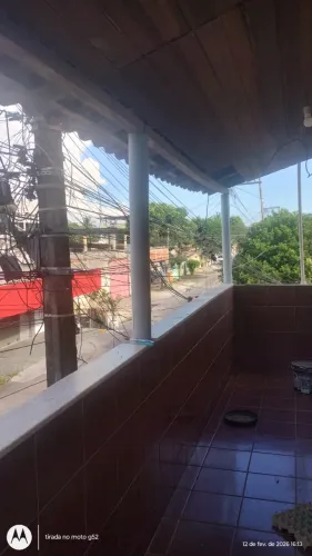 financio, vendo ou troco boa casa sobrado com terraço e garagem