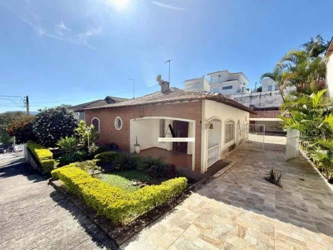 Casa com 3 dormitórios à venda, 202 m² por R$ 2.295.000 - Arujázinho IV - Arujá/SP