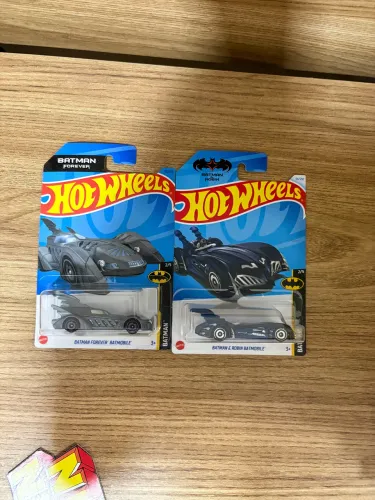 Hotwheels Batman 95 e 97 DC