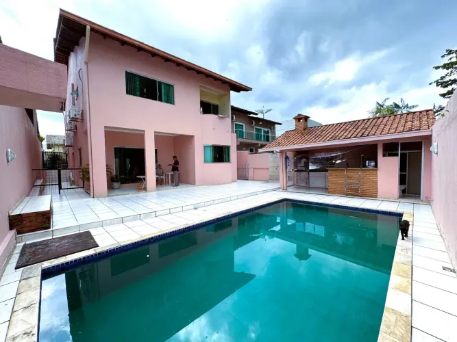 Aluga Casa Duplex Sobrado Condomínio Encontro das Águas Dom Pedro 6 Quartos 3 Suítes 390m²
