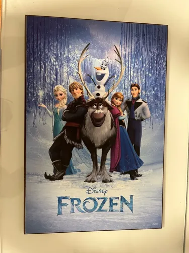 Quadro Infantil Frozen com Moldura de Madeira (48x33 cm)