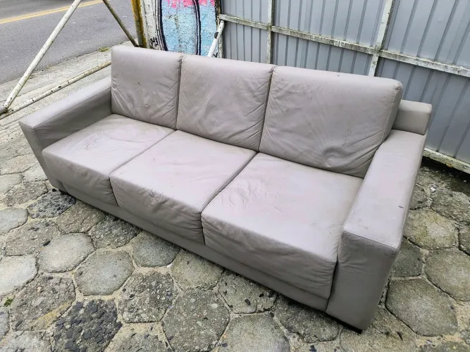 SOFÁ 3 LUGARES