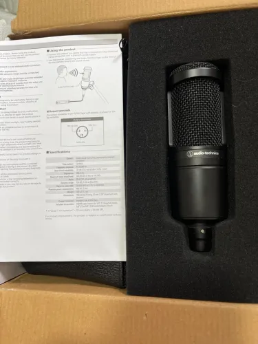 ÁUDIO TECHNICA AT2020 / BEHRINGER UMC 22