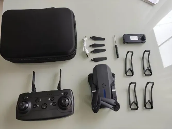 Drone E88 Pro Controle Remoto e Wifi - Faço entrega