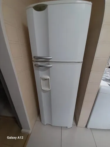 Geladeira Electrolux air flow system DCW40