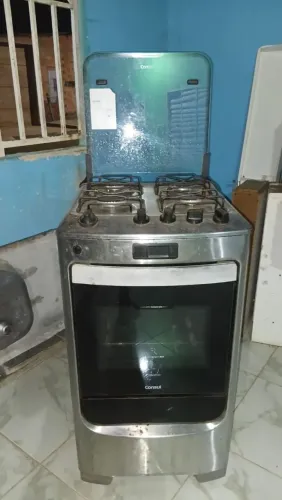 Fogão elétrico 4 boca em perfeita condições funcionando tudo valor 350 pra vim buscar 9920