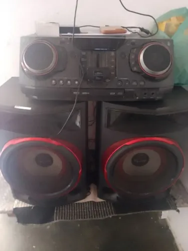 Vende-se um som semi novo