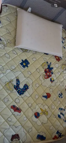 Vendo colchão de berço chiqueiro seminovo unissex 