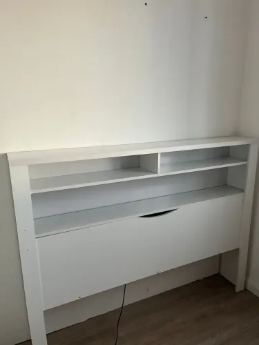 Cabeceira de cama de casal/ mesa apoio