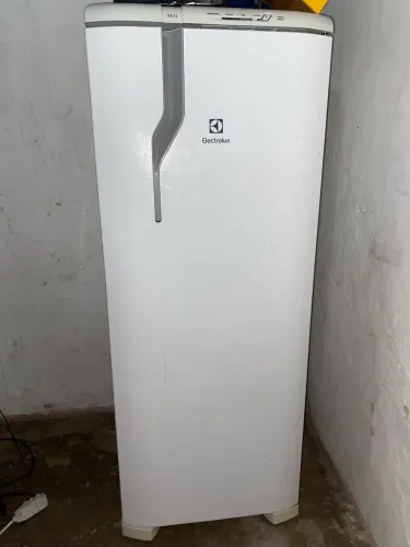 Geladeira Electrolux seminova