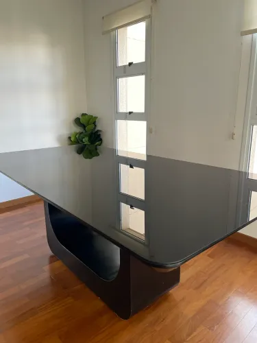Mesa de jantar com 8 cadeiras