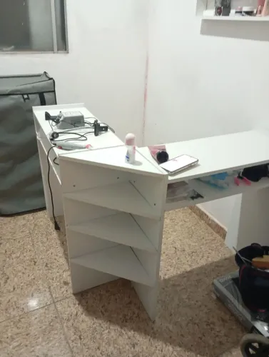 Mesa de manicure e suporte