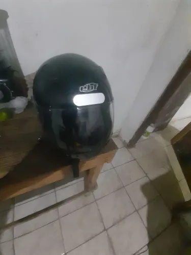 Capacete pouco usado número 58