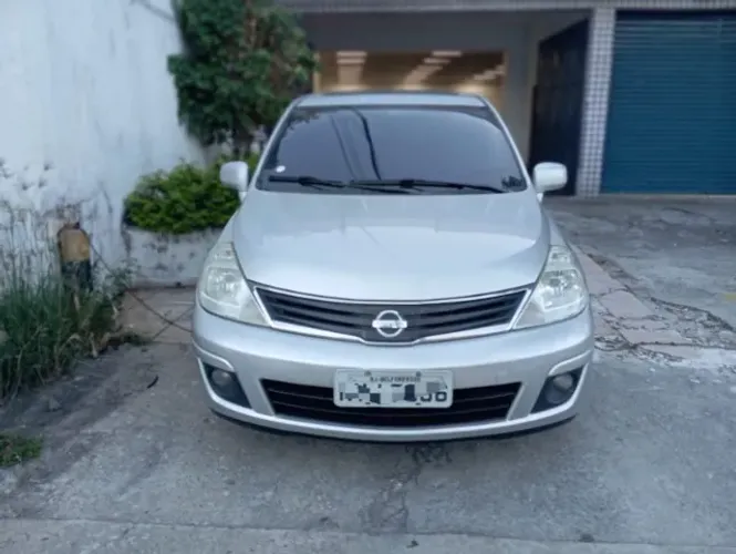 Nissan Tiida SL 1.8/1.8 Flex 16V Aut. 2011