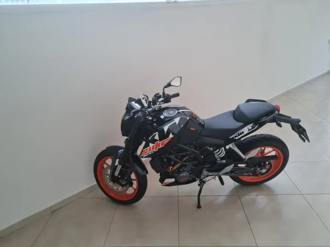 KTM DUKE 200