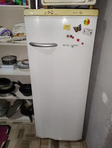 Geladeira+cama box+eletrodoméstico