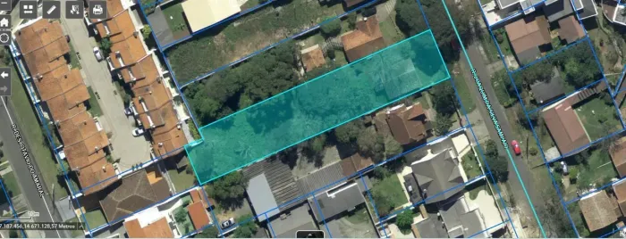 OPORTUNIDADE: Terreno ZR2 com 1185m² (testada de 15x79m² laterais) nas Mercês próximo a Ma