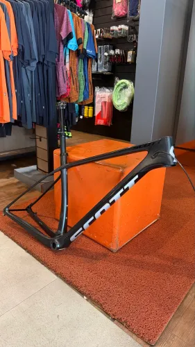 Vendo Quadro Carbono Scott Scale 940 TAM L ano 2022