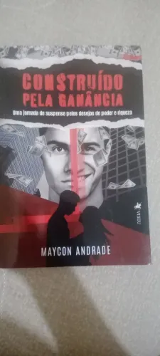 Livro " construído pela ganância"