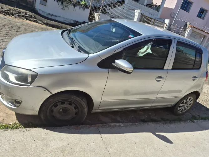 Volkswagen Fox 1.0 MI Total Flex 8V 5P 2011