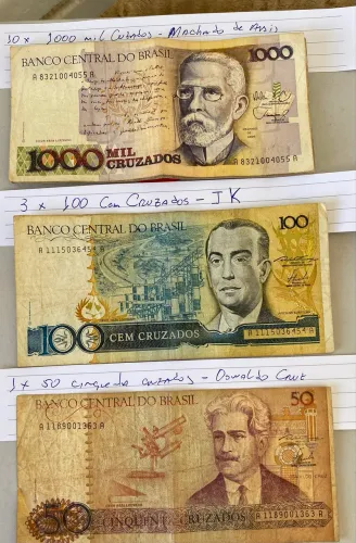 Cédulas e moedas antigas