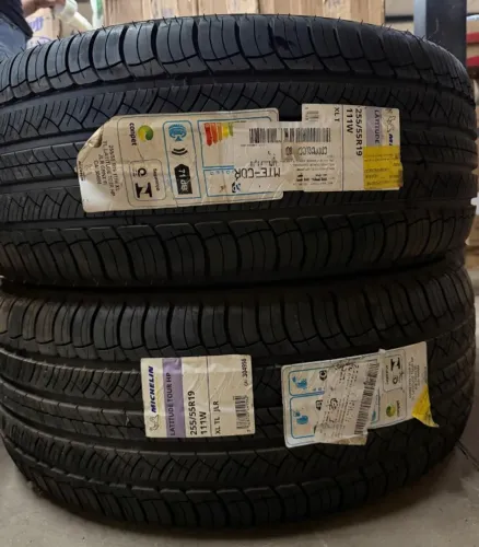 Pneu Michelin Aro 19 Latitude Tour HP JLR 255/55R19 111W XL TL