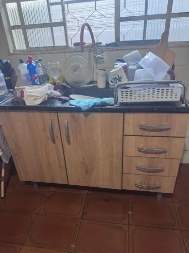 Vende se mesa e Pia de cozinha com balcão