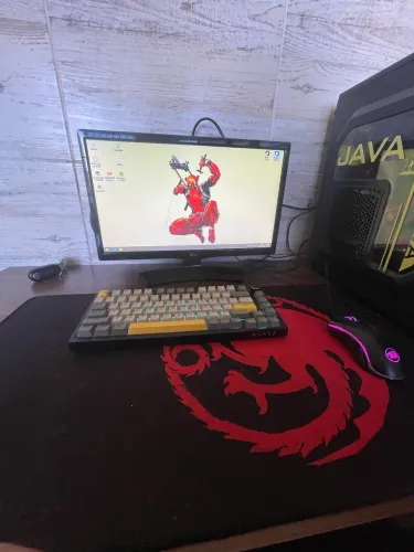 ? PC Gamer Completo + Mesa + Periféricos - R$ 2.300