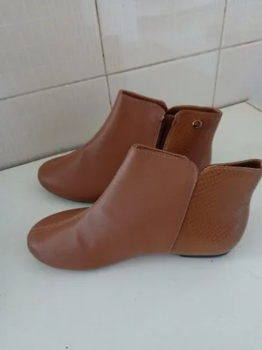 Bota nova caramelo 34 cano curto nova