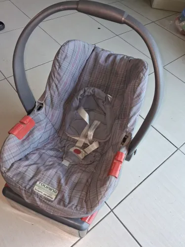 Bebê conforto com baze da borigoto 13 kilos