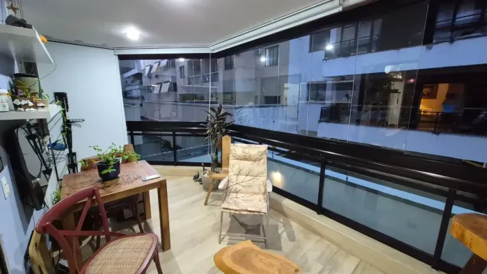 3 quartos a 8 minutos da praia