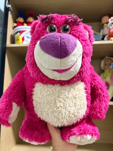 Toy Story Lotso falas em inglês.