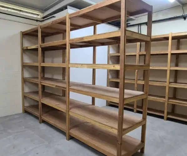 Estante/Prateleira Reforçada em Eucalipto e MDF - Ideal para Estoque ou Organização