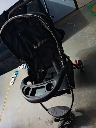 Carrinho de bebê novo nunca usado 
