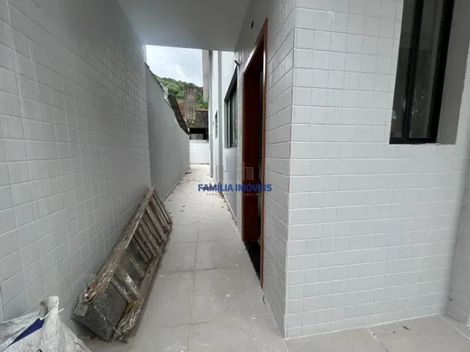 Casa à venda em Santos/SP Marapé 2 quartos 1 vaga quintal térrea