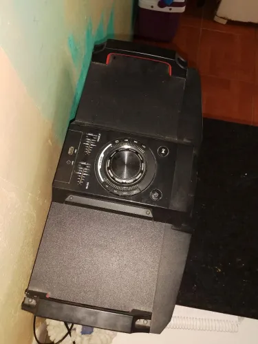 Vende-se uma caixa de som Semp Toshiba