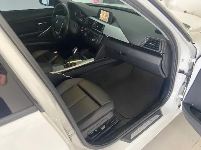 BMW 320I A 2.0 Turbo/activeflex 16V 184cv 4P 2015