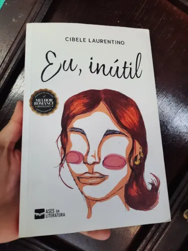 Vende-se livro: Eu,inútil - Cibelle Laurentino