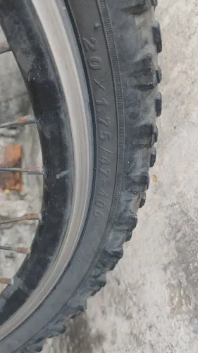 Bicicleta aro 20, semi nova