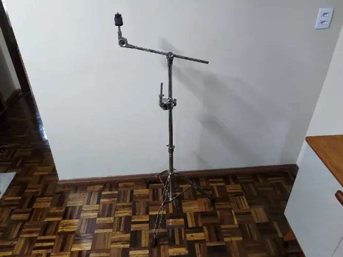 Estante Girafa Prime América com Tom Holder Fixo