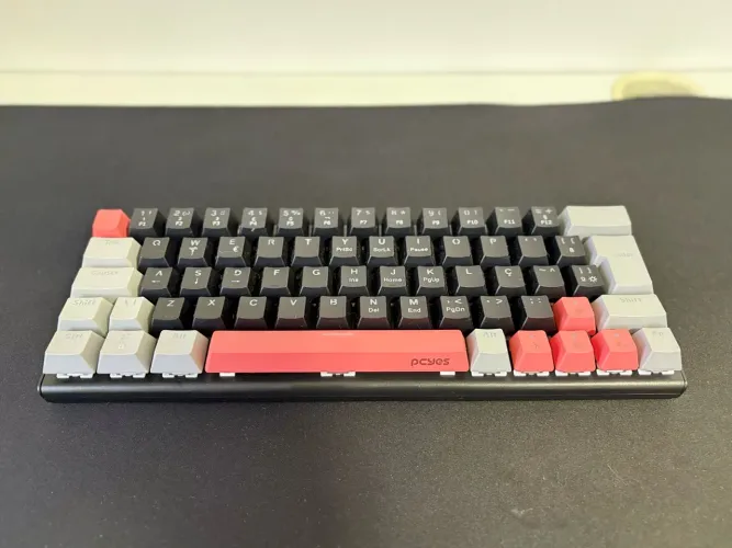 Teclado Mecanico Gamer Pcyes Kuromori 60% Vulcan Led Switch Preto Português Brasil