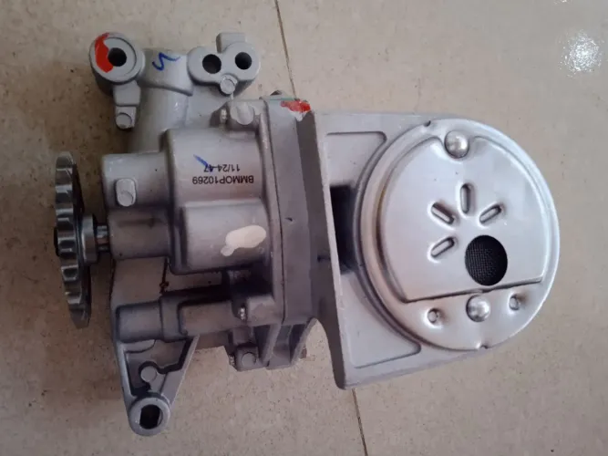Vende-se uma bomba do Peugeot 207 ou Citroen