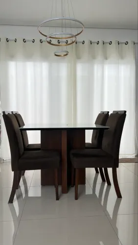 Mesa 4 cadeiras