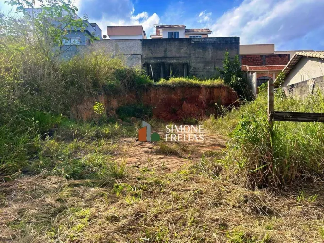 VENDE-SE TERRENO NO JARDIM REAL EM PINHEIRAL /RJ