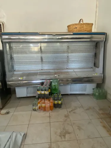 Espositor hortifruti climatizado ( obs motor queimado)