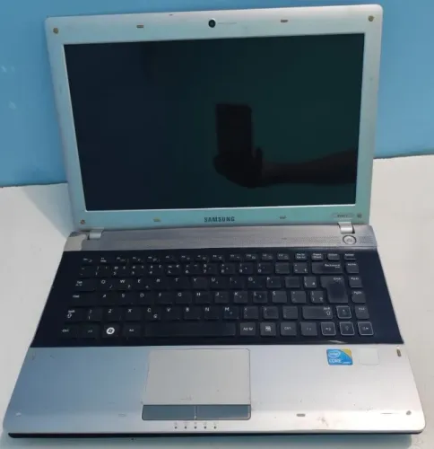 Notebook Samsung Model: NP-RV411