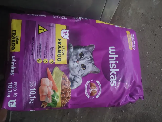 Ração whiskas frango