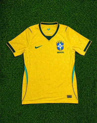 Camiseta amarela do Brasil jogador 