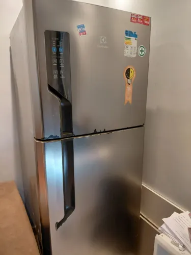Geladeira Electrolux (com defeito no congelador)