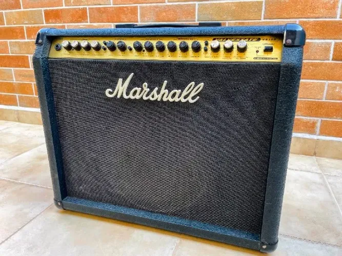 Marshall Valvestate VS100 Made In England todo revisado e original pré valvulado 3 canais